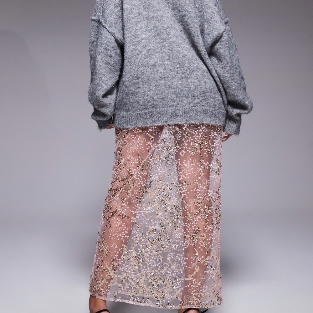 ASOS DESIGN delicate lace scatter sequin maxi skirt in pink - Picture 3 of 8